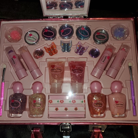 Toys Little Girls Super Princess Makeup Train Case Poshmark